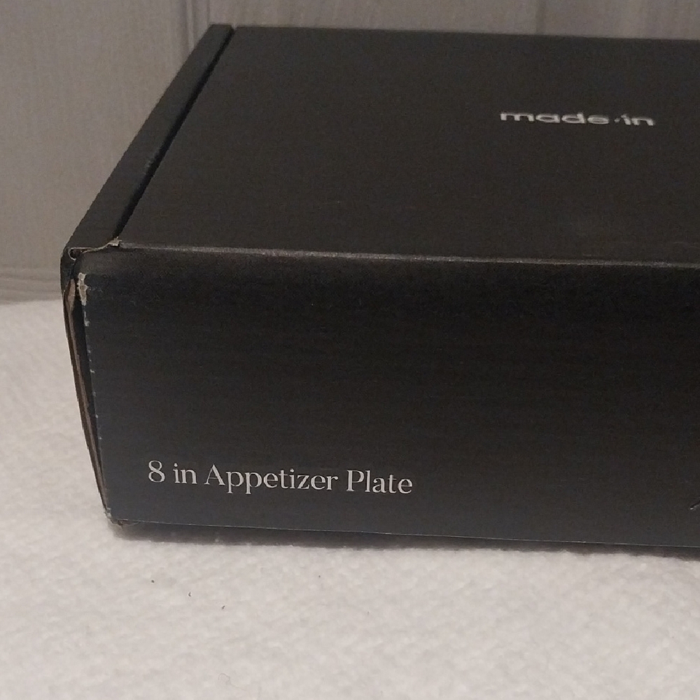 Made In- Set Of 4 Elegant White Dinner Plate - Picture 3 of 3